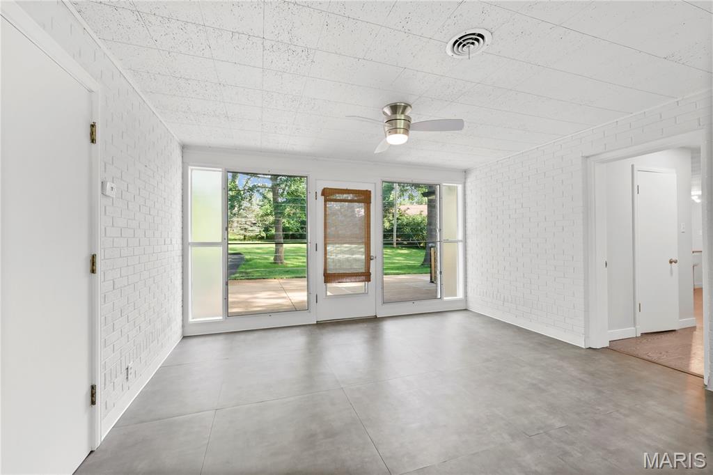 18 Country Aire Drive