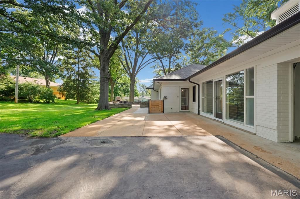 18 Country Aire Drive