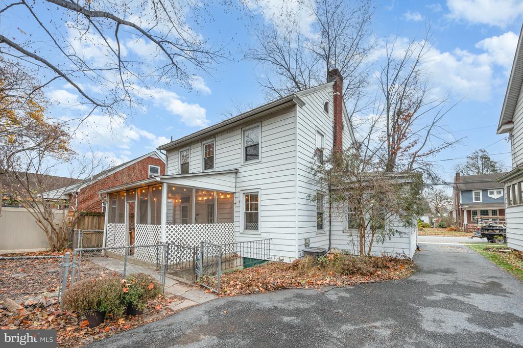 257 WALTON STREET