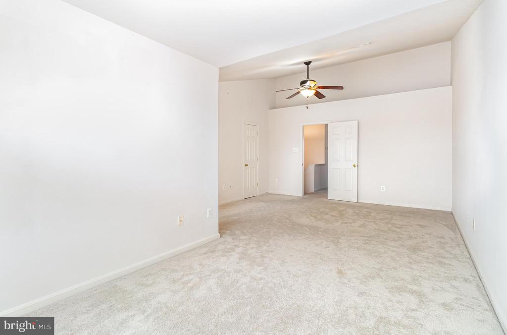 7548 STEPHEN DRIVE
