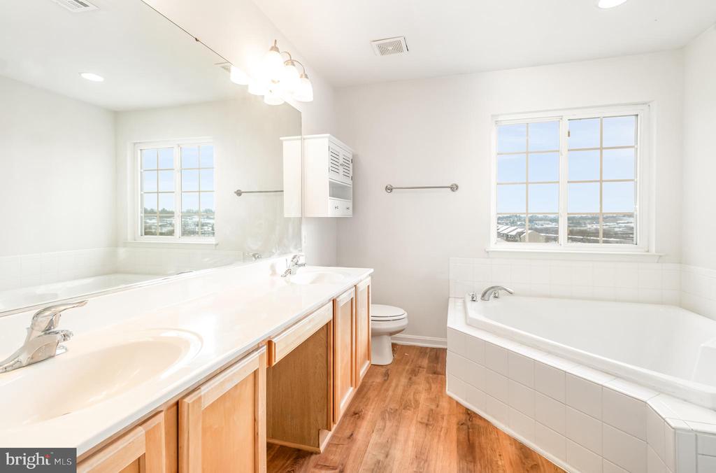 7548 STEPHEN DRIVE