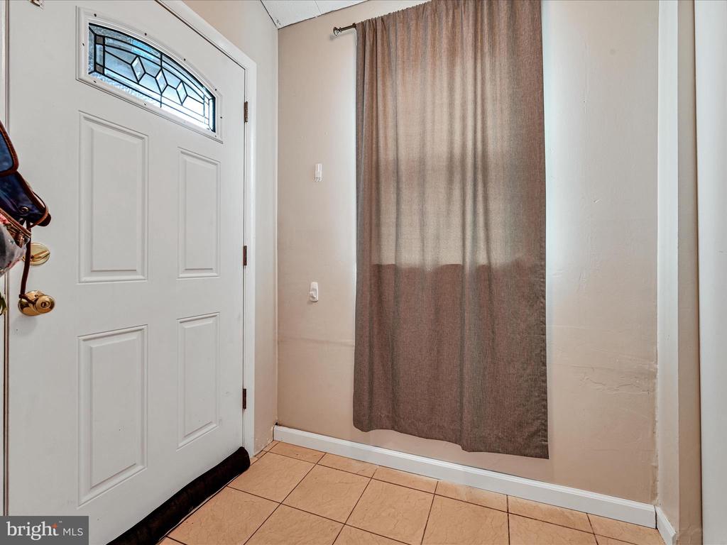 539 CREEKSIDE LANE