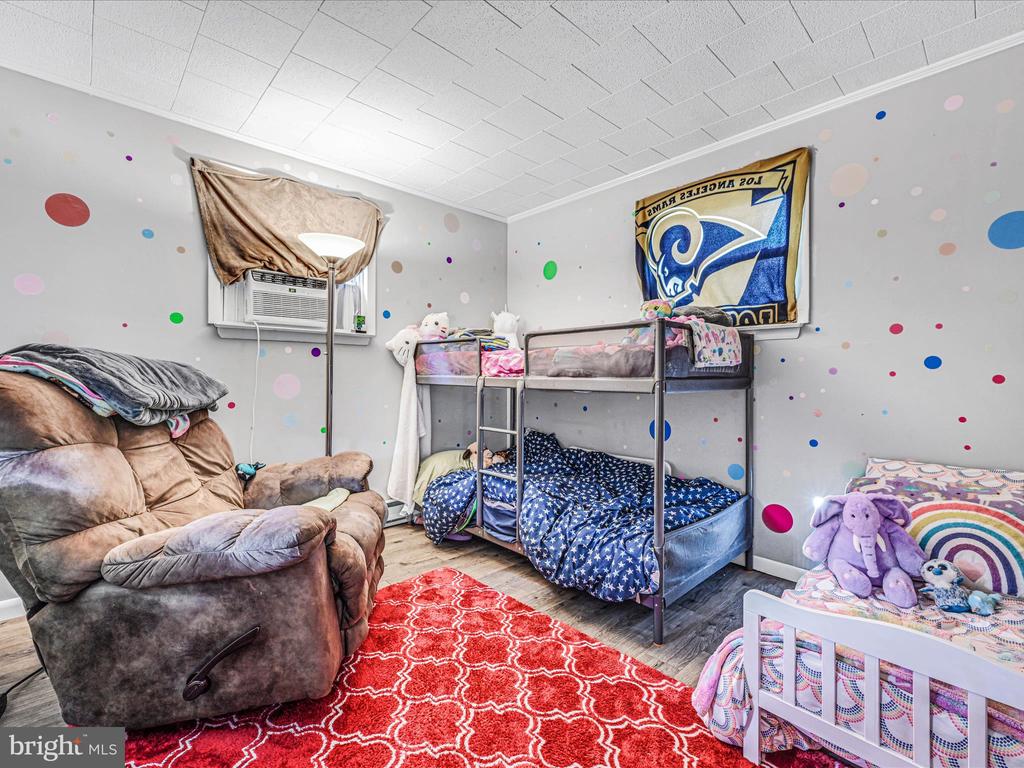 539 CREEKSIDE LANE