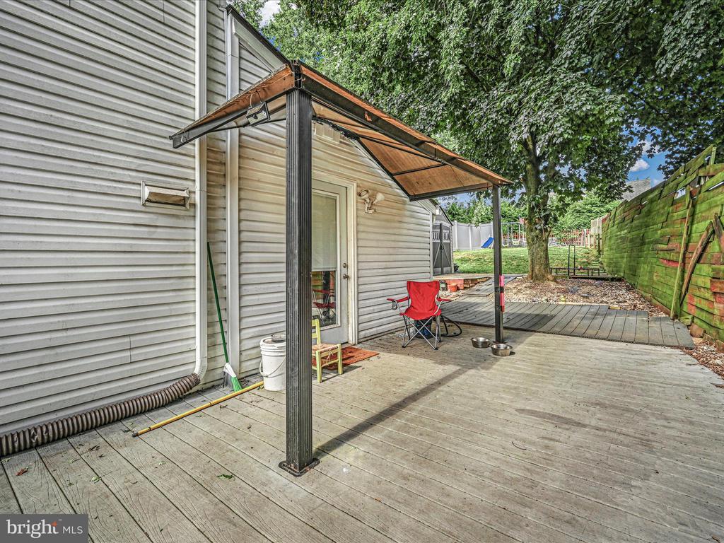 539 CREEKSIDE LANE