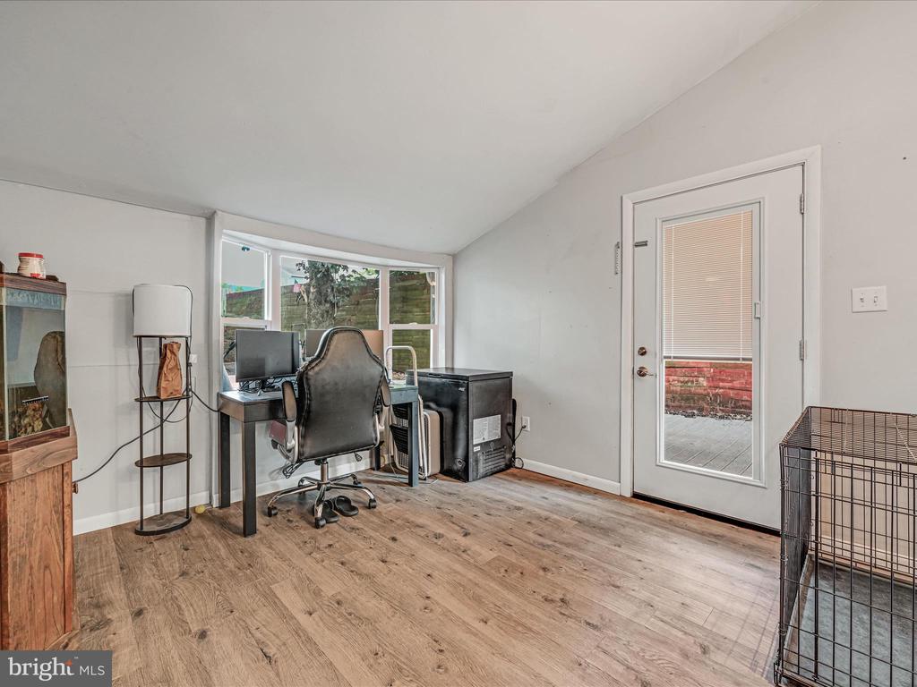 539 CREEKSIDE LANE