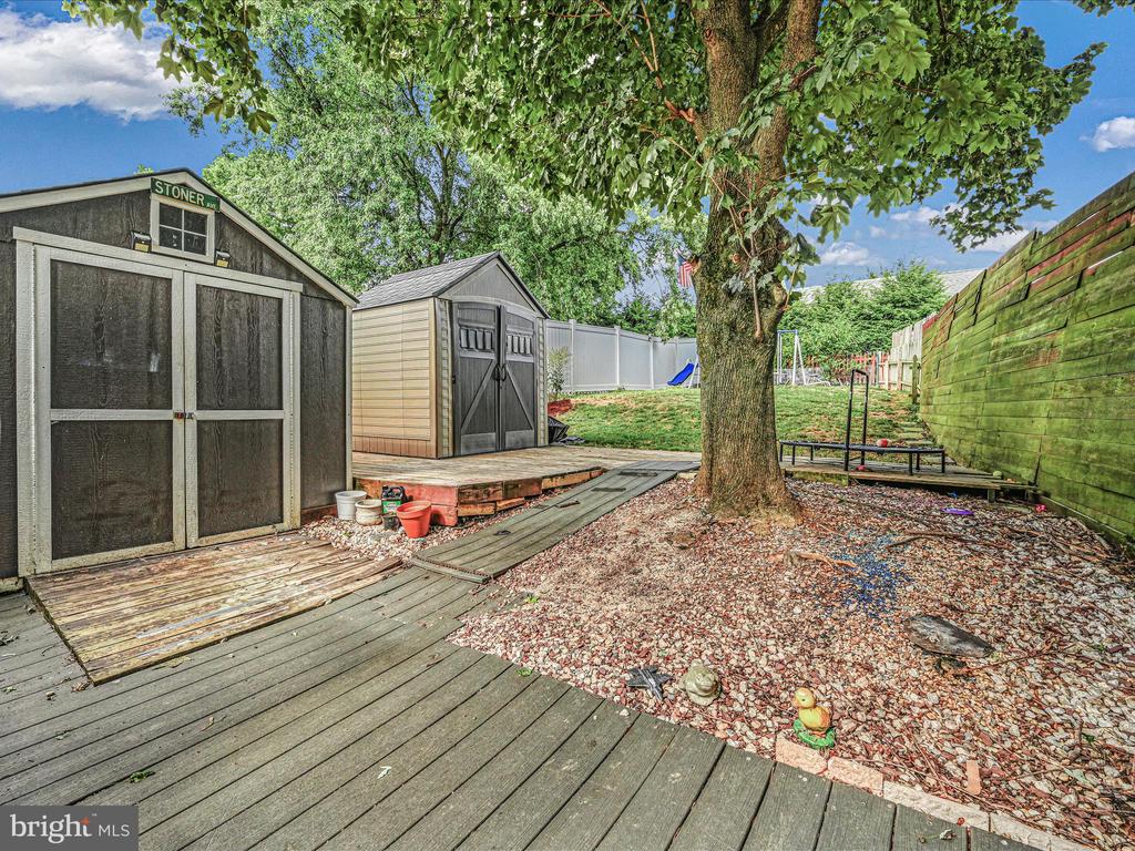 539 CREEKSIDE LANE