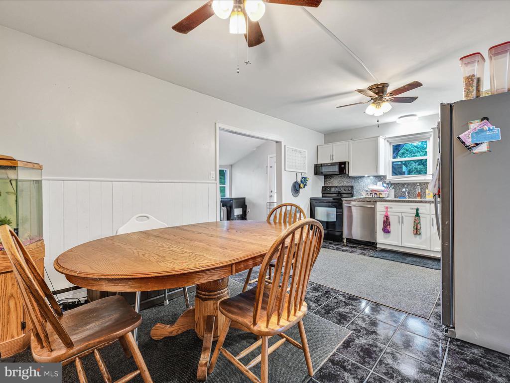539 CREEKSIDE LANE