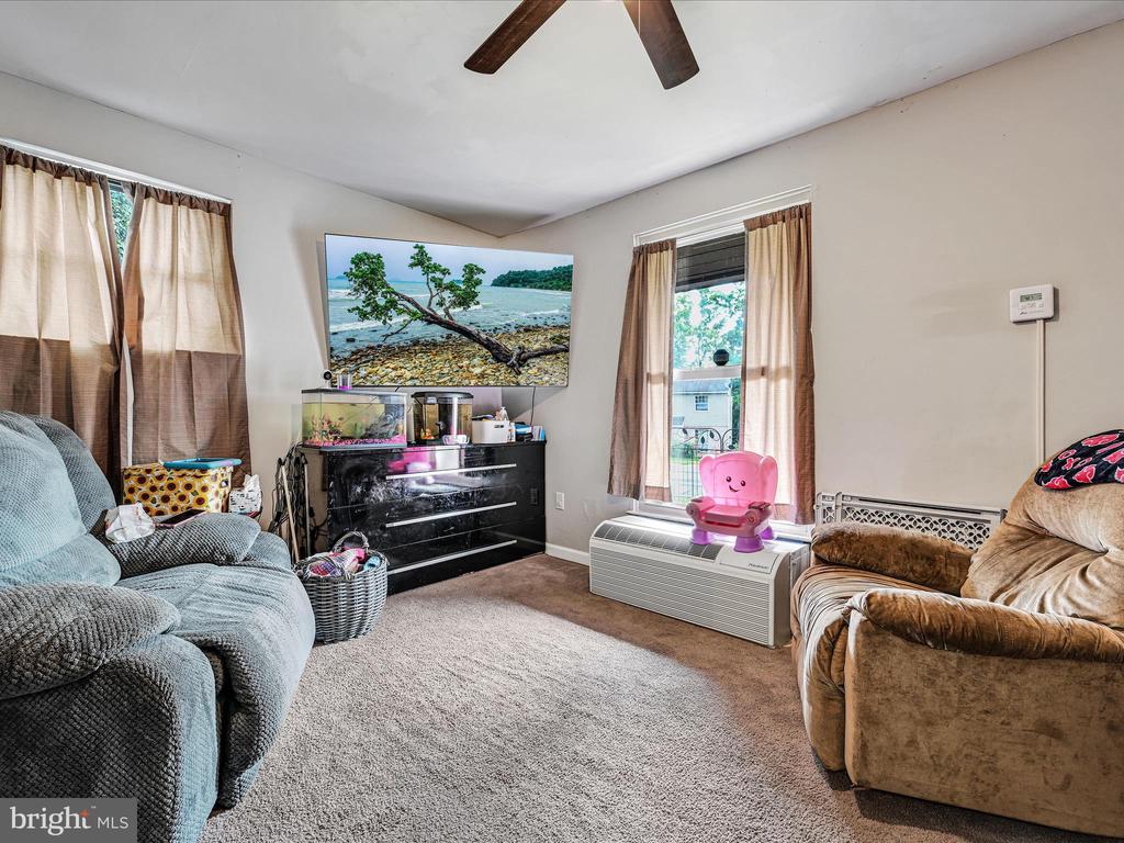 539 CREEKSIDE LANE
