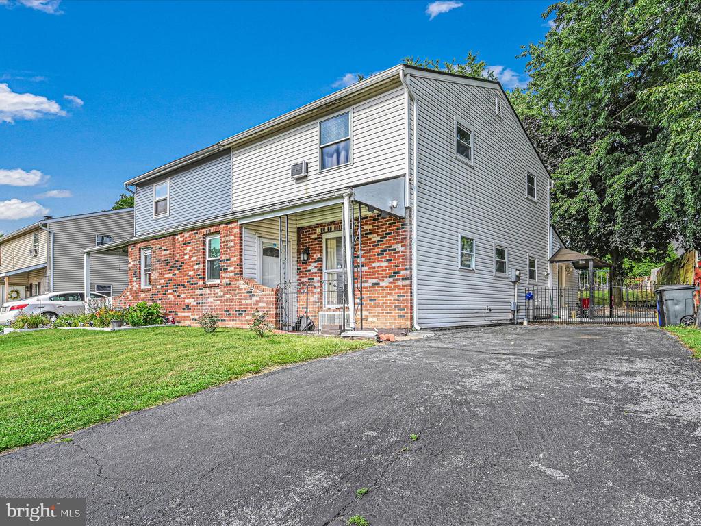 539 CREEKSIDE LANE