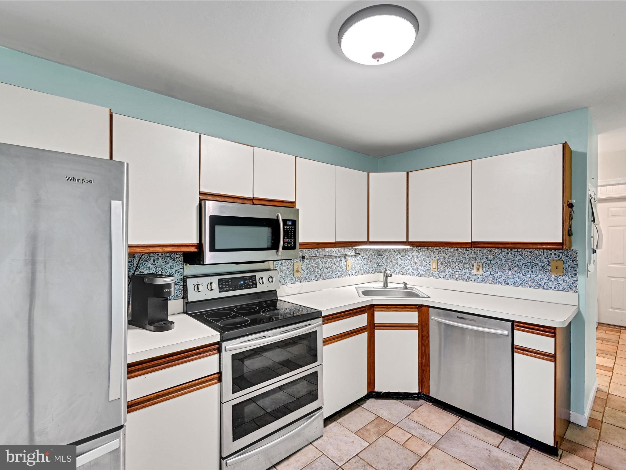 205 COUNTRY PLACE DRIVE