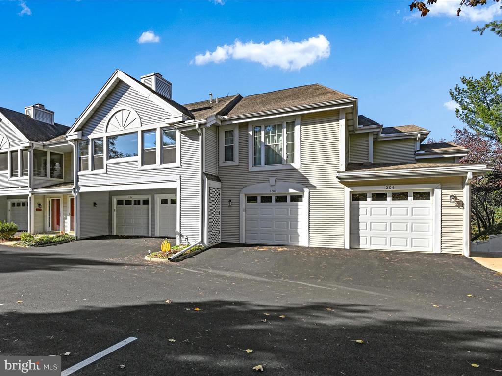 205 COUNTRY PLACE DRIVE
