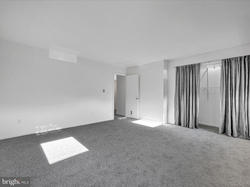 659 N LIME STREET