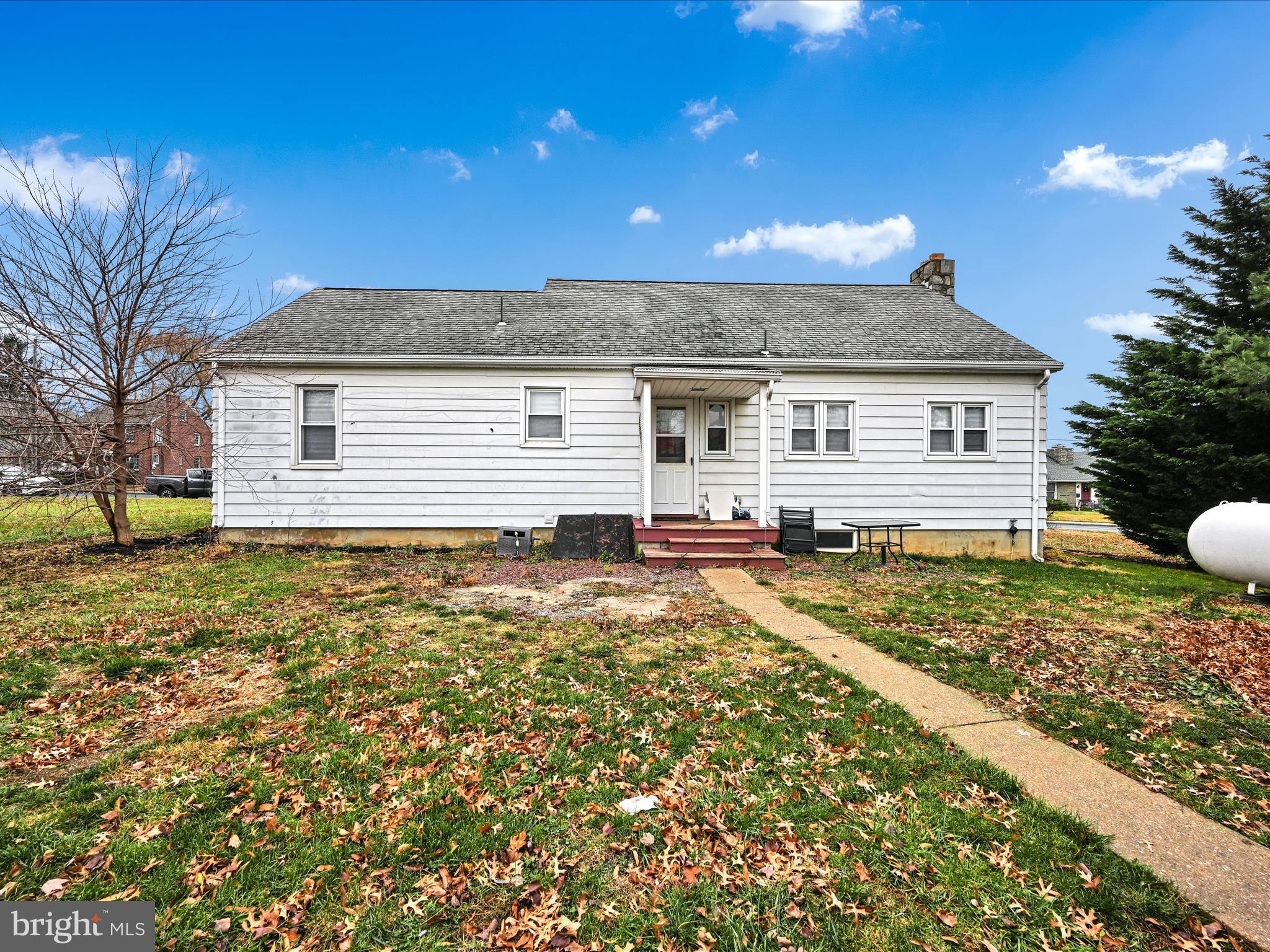 316 S RAILROAD AVENUE