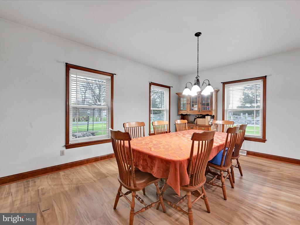 1802 MANSION LANE