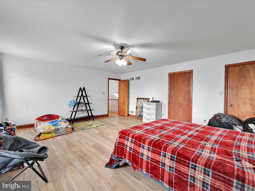 1802 MANSION LANE