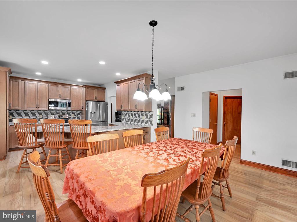 1802 MANSION LANE