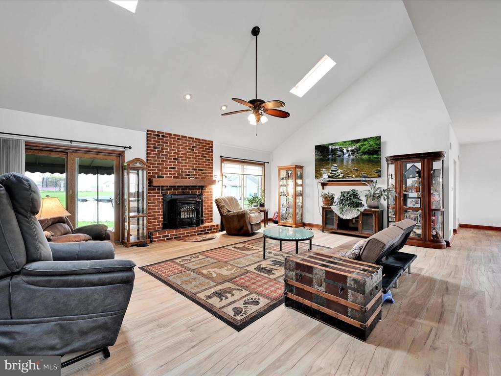 1802 MANSION LANE
