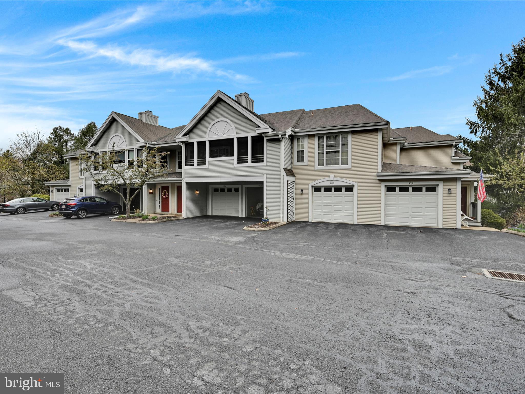 301 COUNTRY PLACE DRIVE