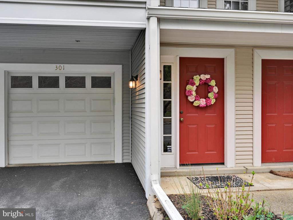 301 COUNTRY PLACE DRIVE