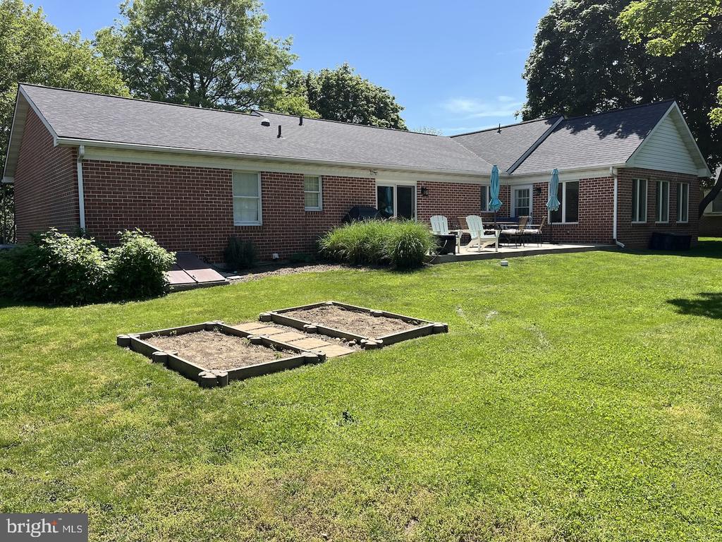 678 N STRICKLER ROAD
