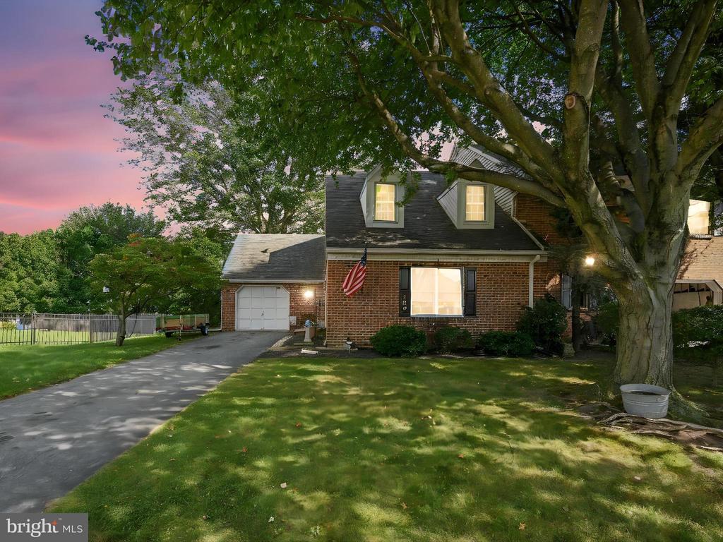 190 ROCKFORD SQUARE