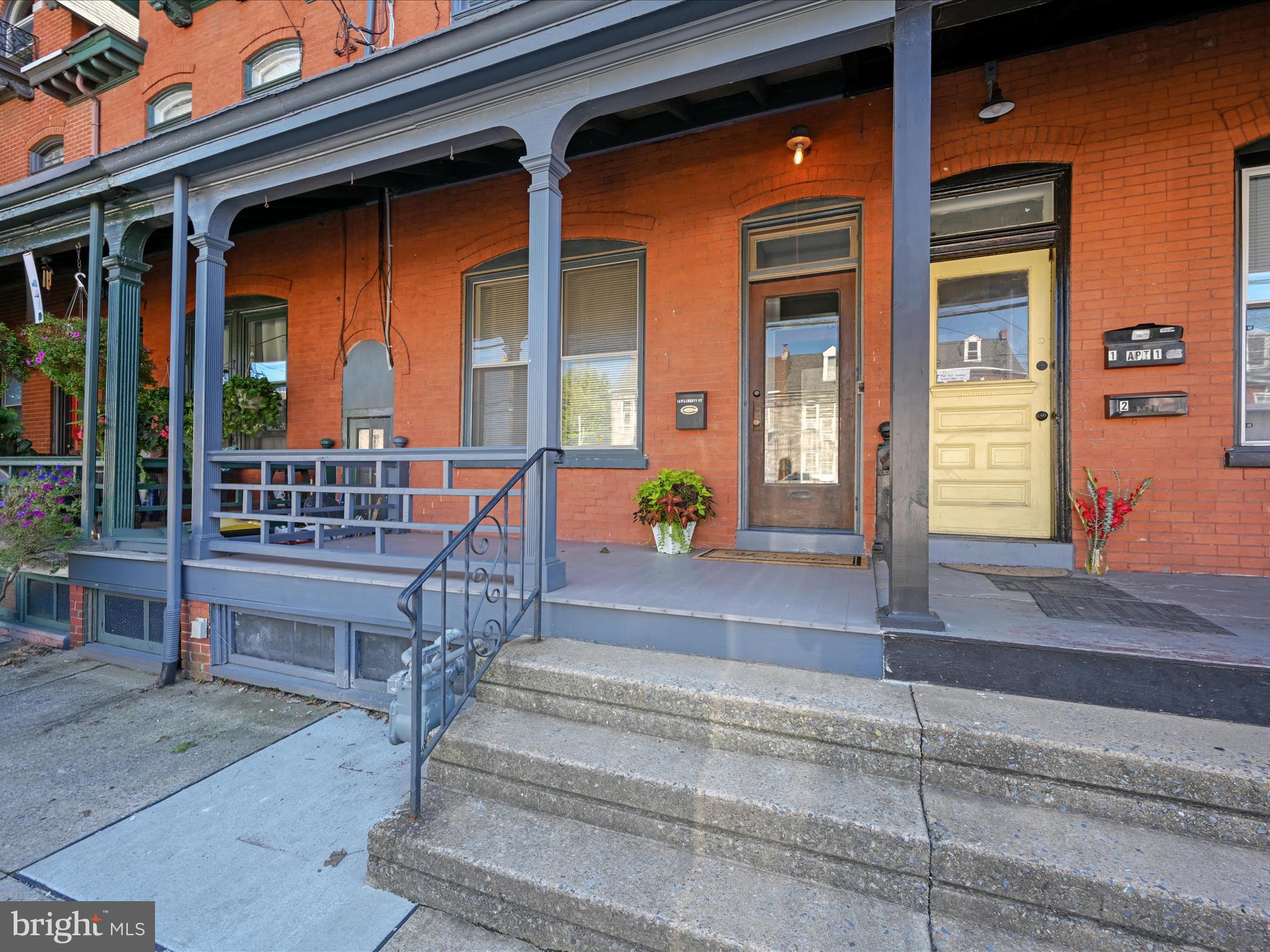 16 W LIBERTY STREET