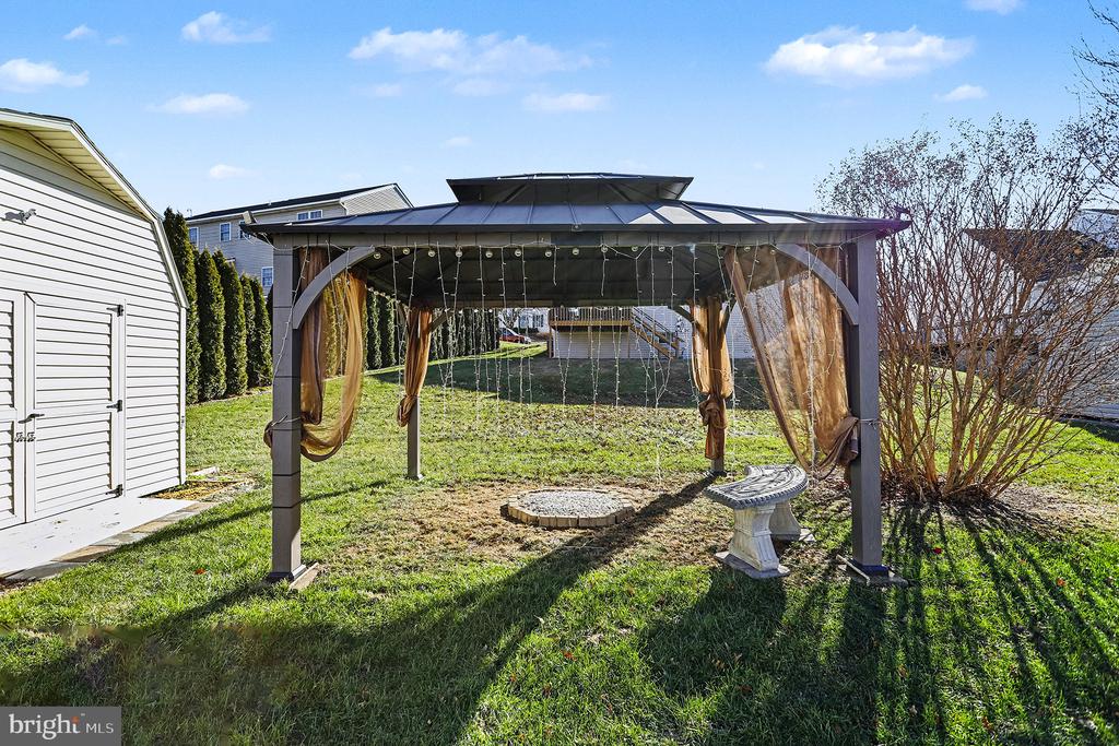 3954 LAUREL RUN