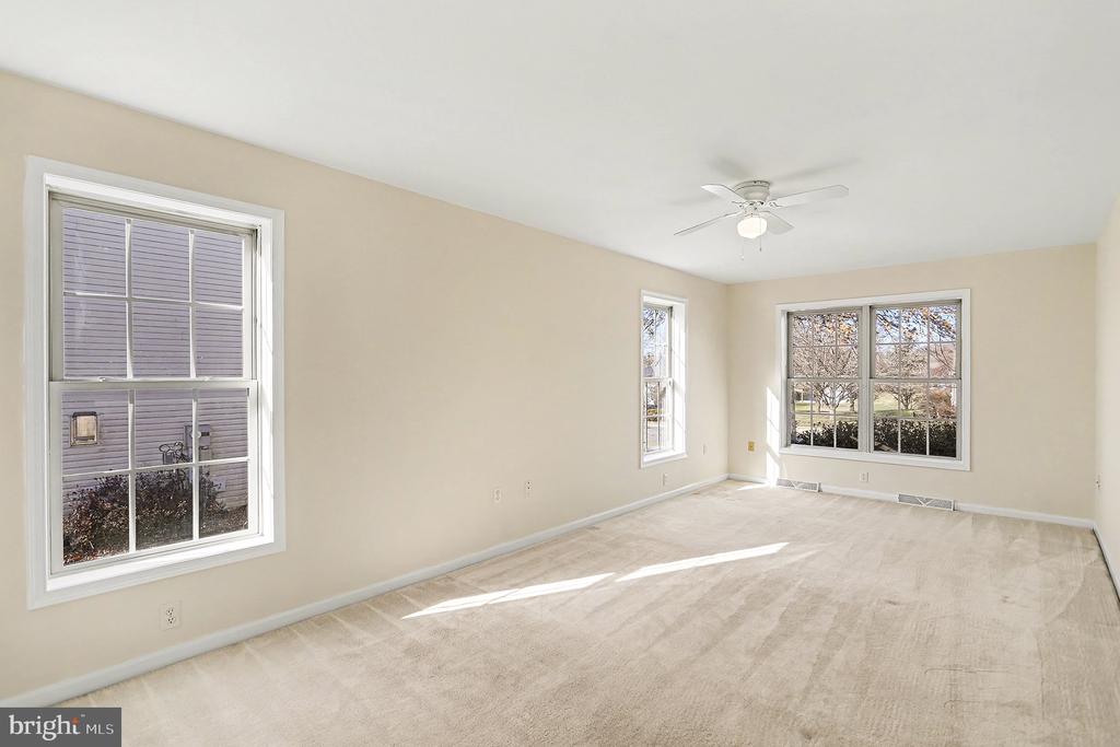 3954 LAUREL RUN