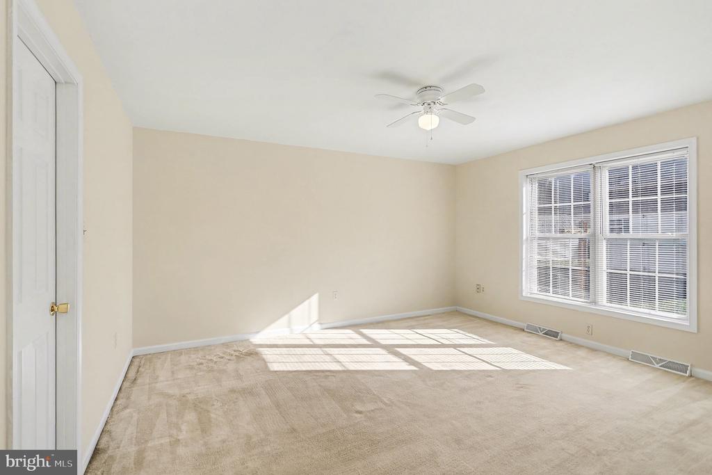 3954 LAUREL RUN