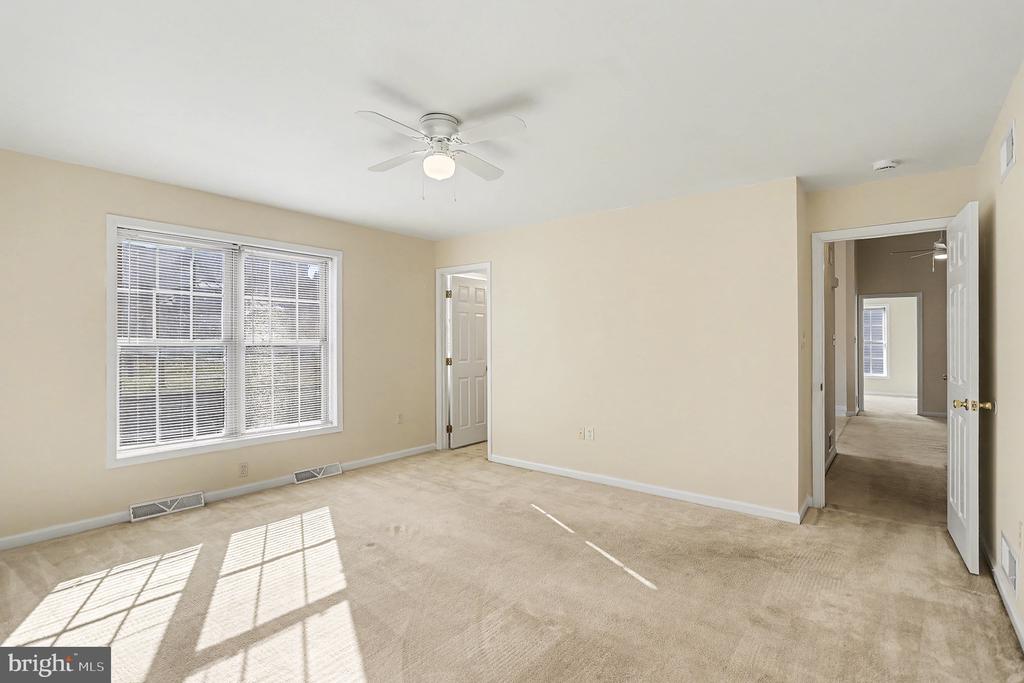 3954 LAUREL RUN