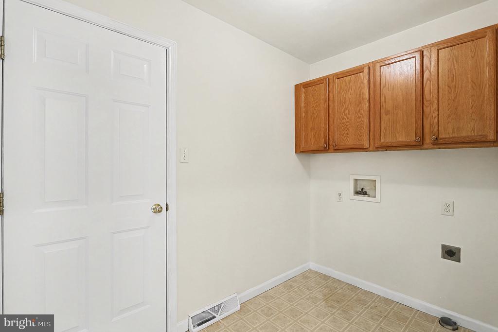 3954 LAUREL RUN