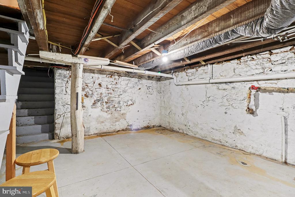 24 E ORANGE STREET