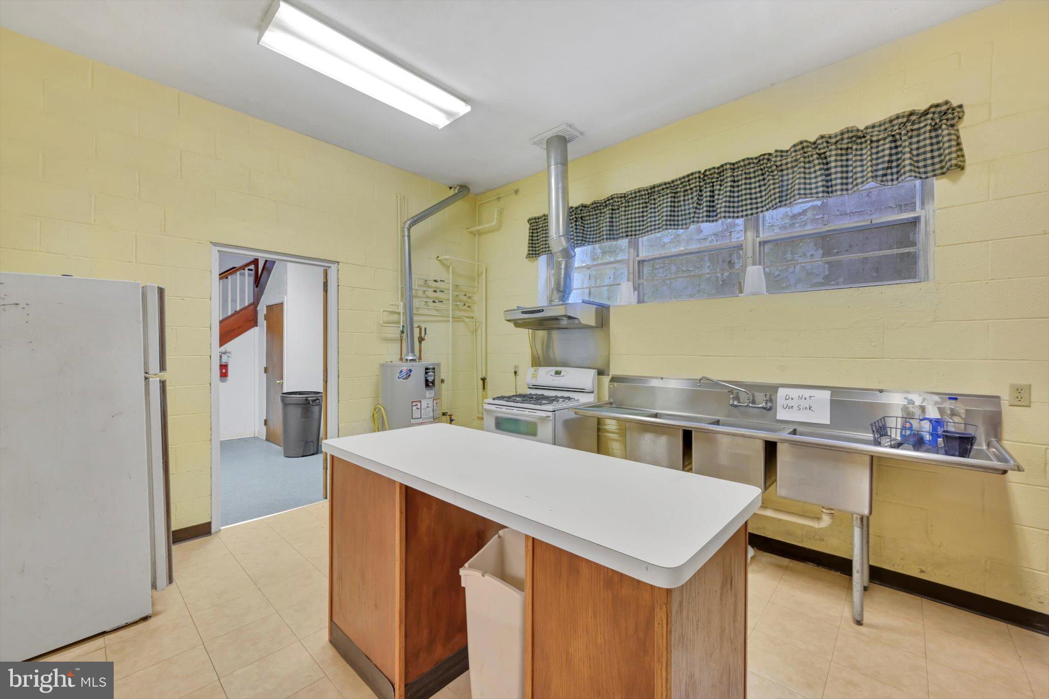 100 NEW HAVEN STREET 8