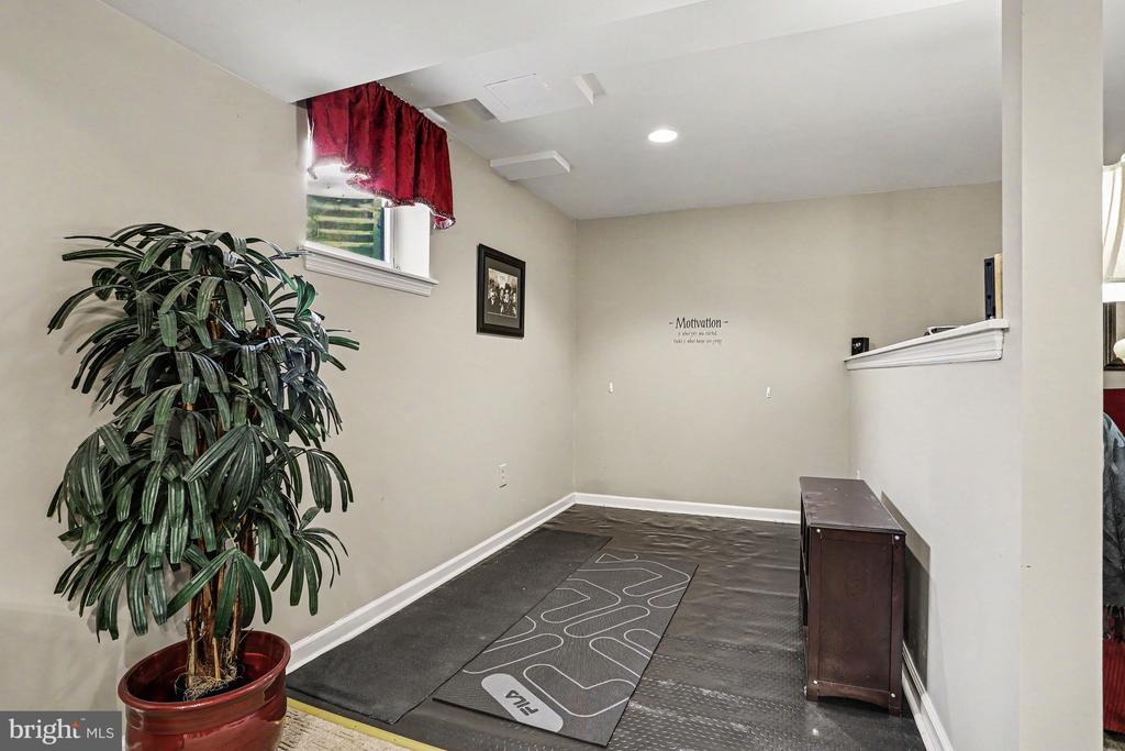 527 FLORIN AVENUE