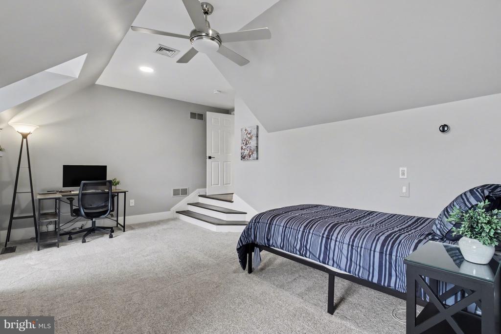 671 BENT CREEK DRIVE