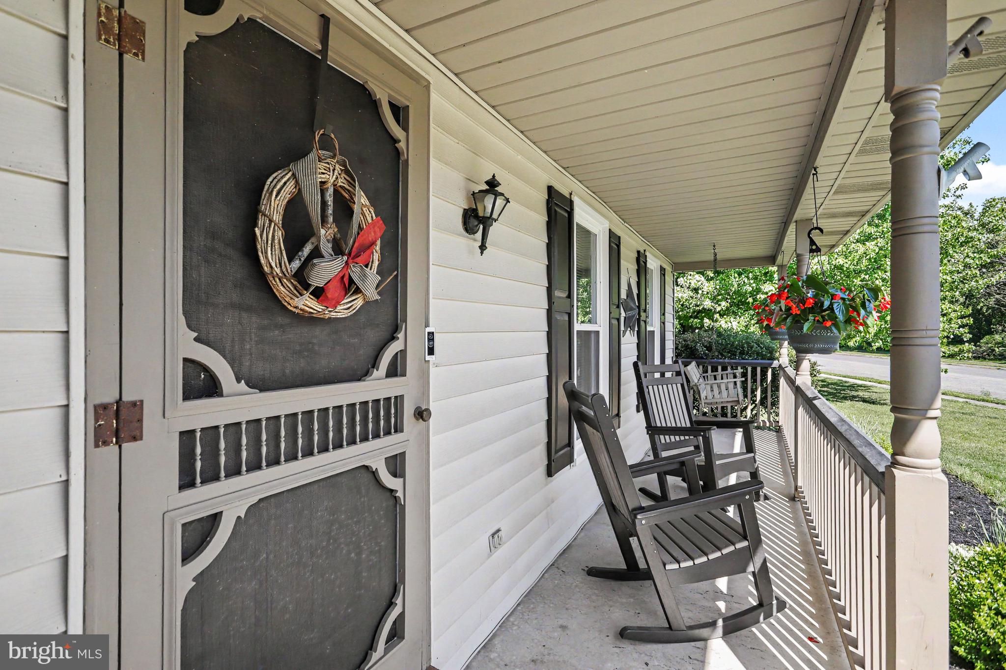 228 CLIFF LANE