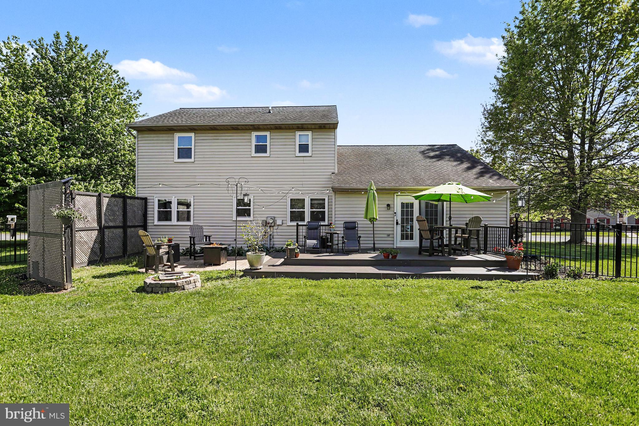 228 CLIFF LANE