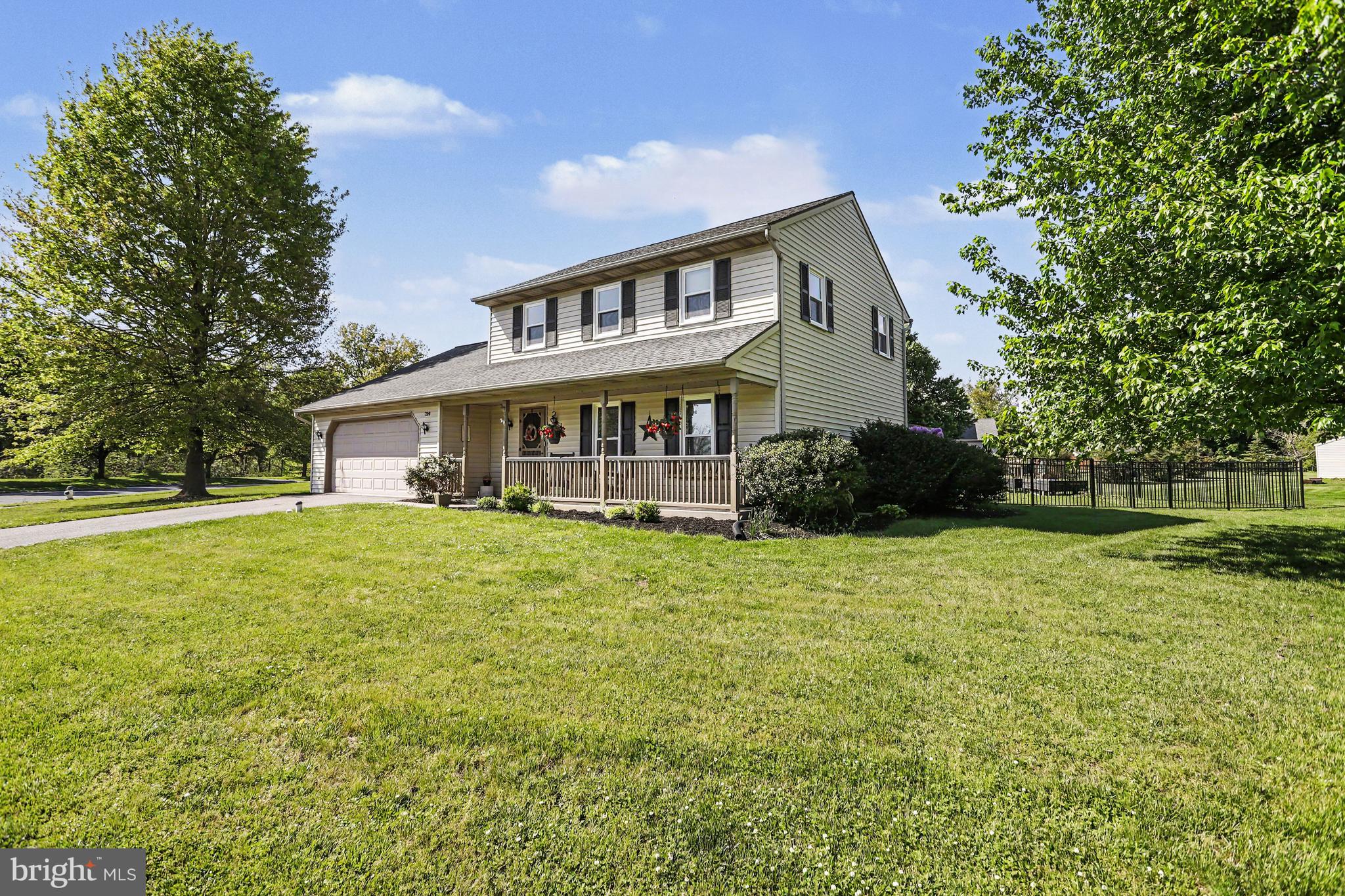 228 CLIFF LANE