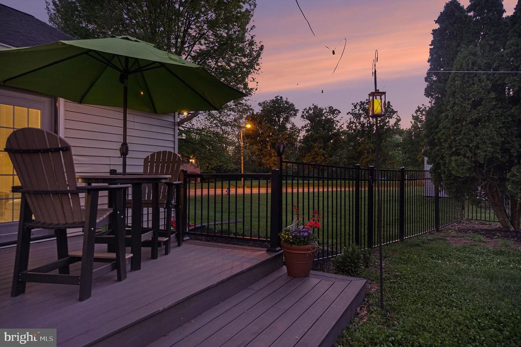 228 CLIFF LANE