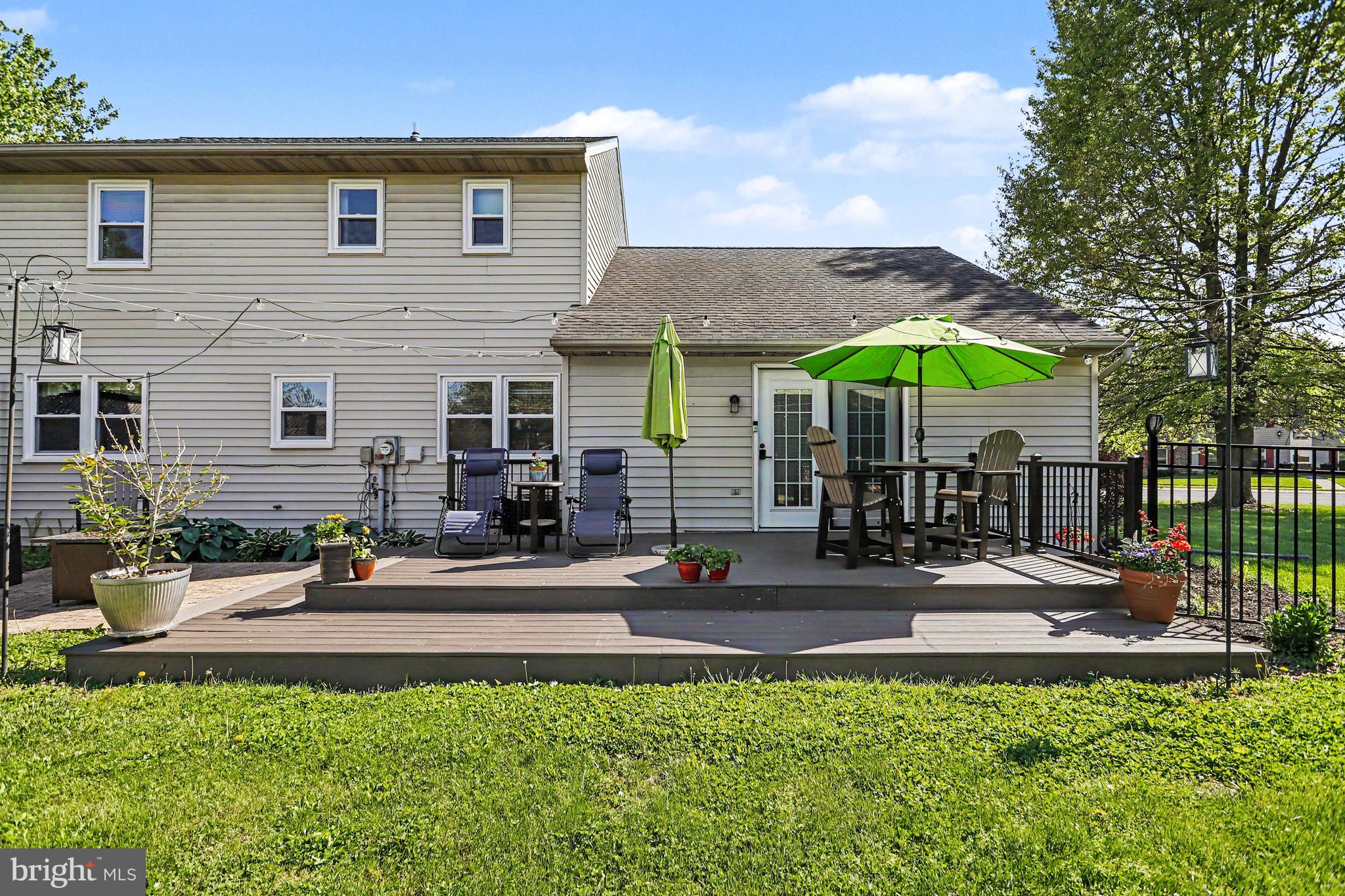 228 CLIFF LANE