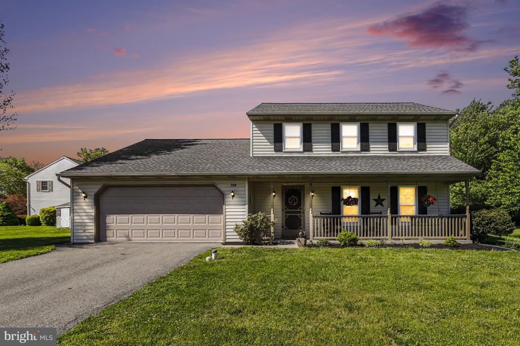 228 CLIFF LANE