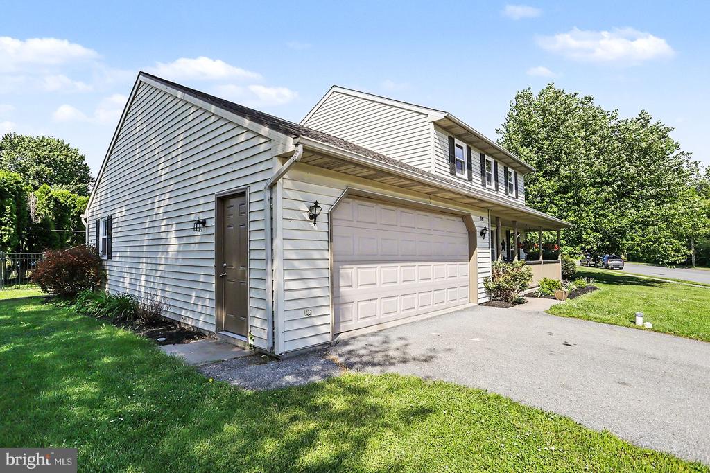 228 CLIFF LANE