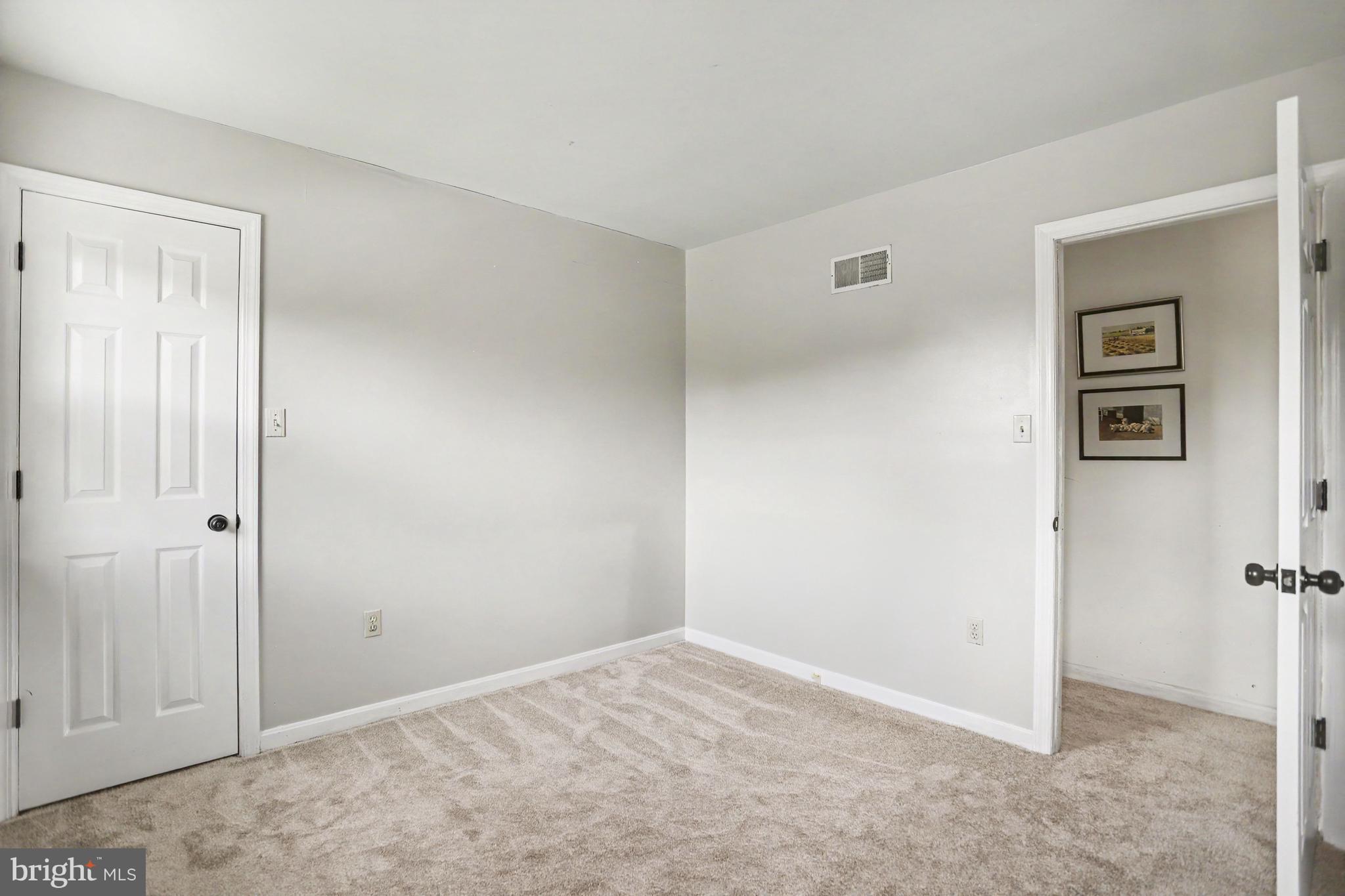 228 CLIFF LANE