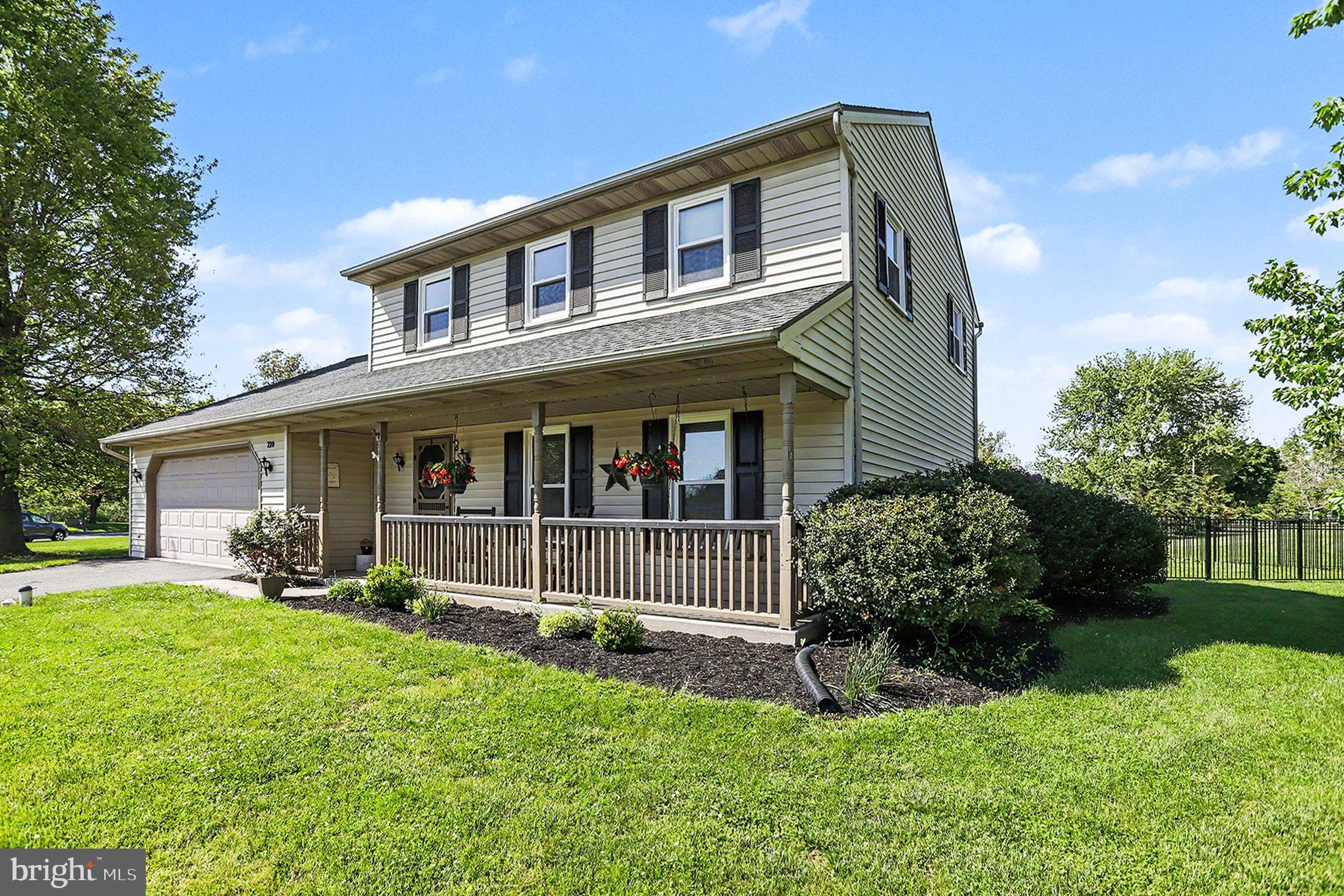 228 CLIFF LANE