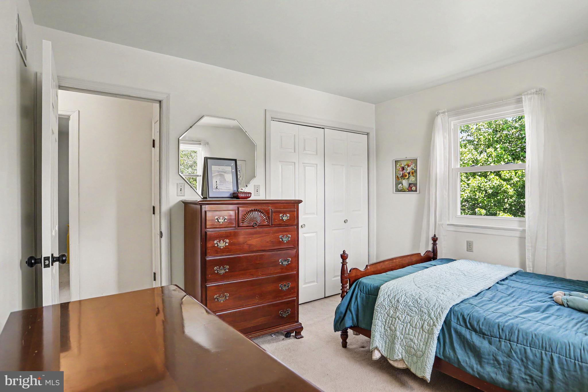 228 CLIFF LANE