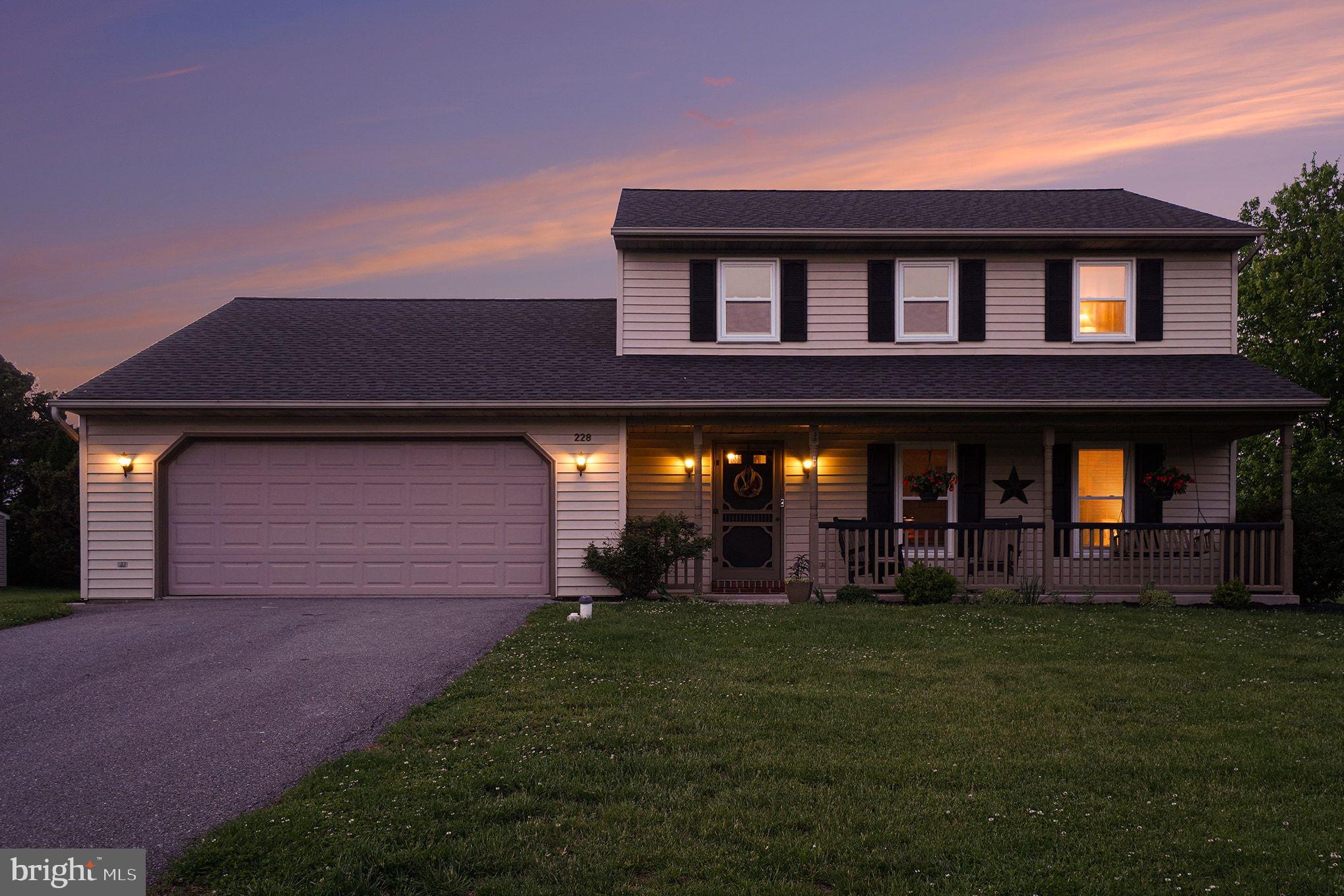 228 CLIFF LANE