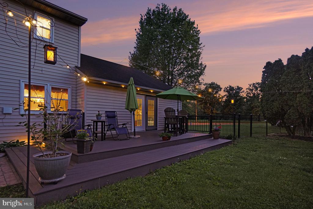 228 CLIFF LANE