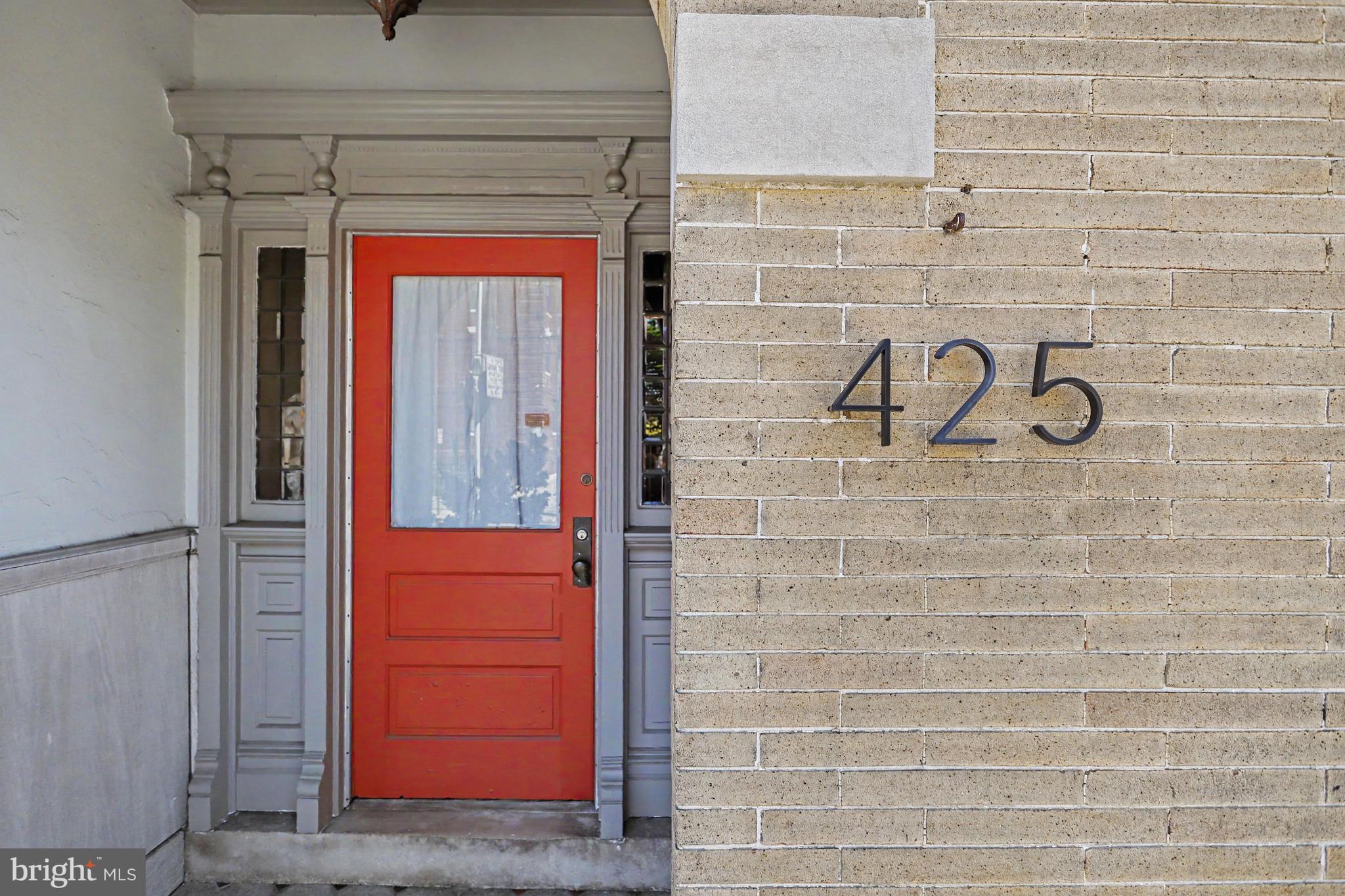 425 N QUEEN STREET
