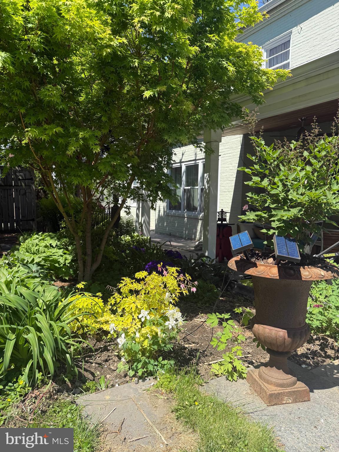 425 N QUEEN STREET
