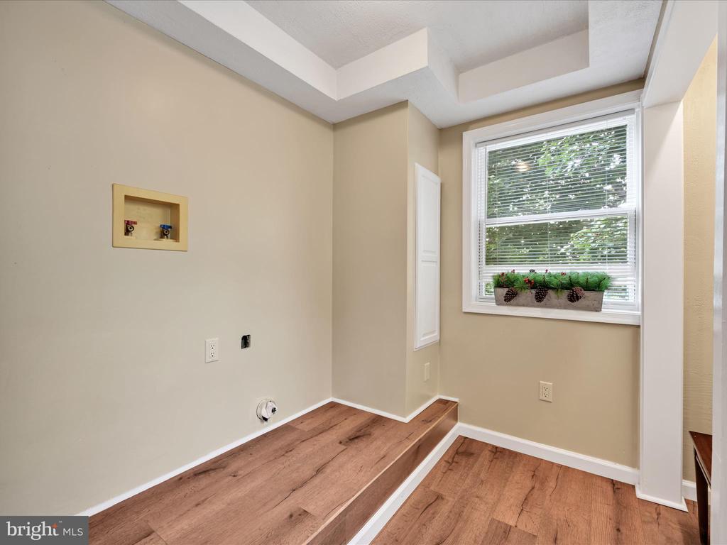 742 POWER ROAD